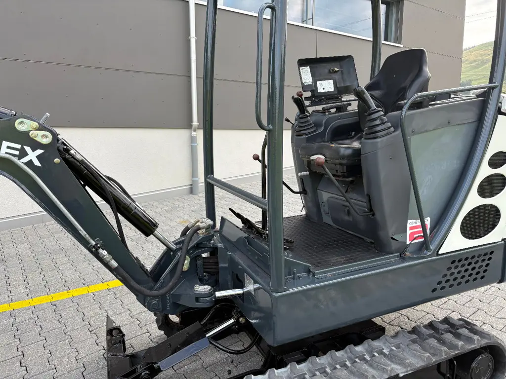 d1bba077-9bc0-43f7-8d3c-362ad08ba8ad-Terex TC16 (12).jpg