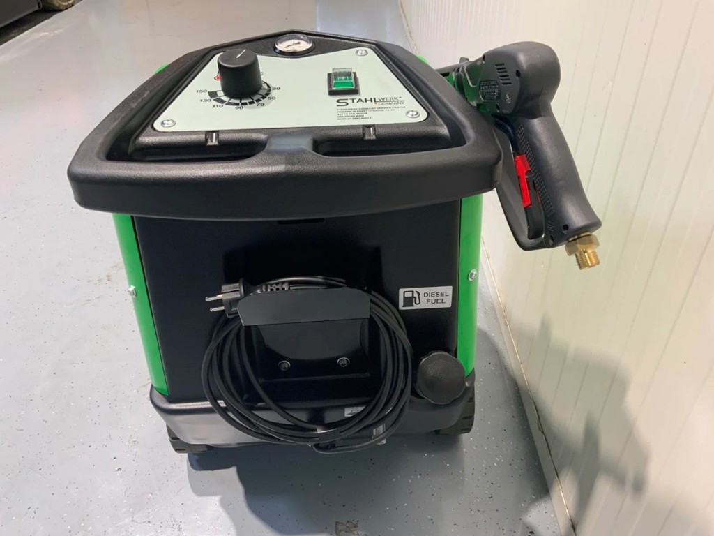 acb0874c-b046-43a0-a43b-e6d130e95106-5 conv.jpg