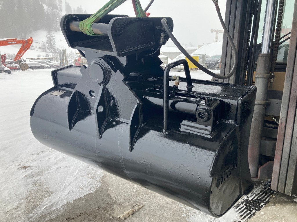 e042fa39-13a2-47a9-95b8-b015fcc89af7-Schwenklöffel HUM 16, 8 To (4).jpg