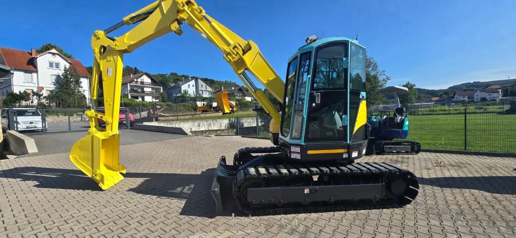 c9862edb-fafe-4000-ac8f-0a56cec64f12-Minibagger.jpg