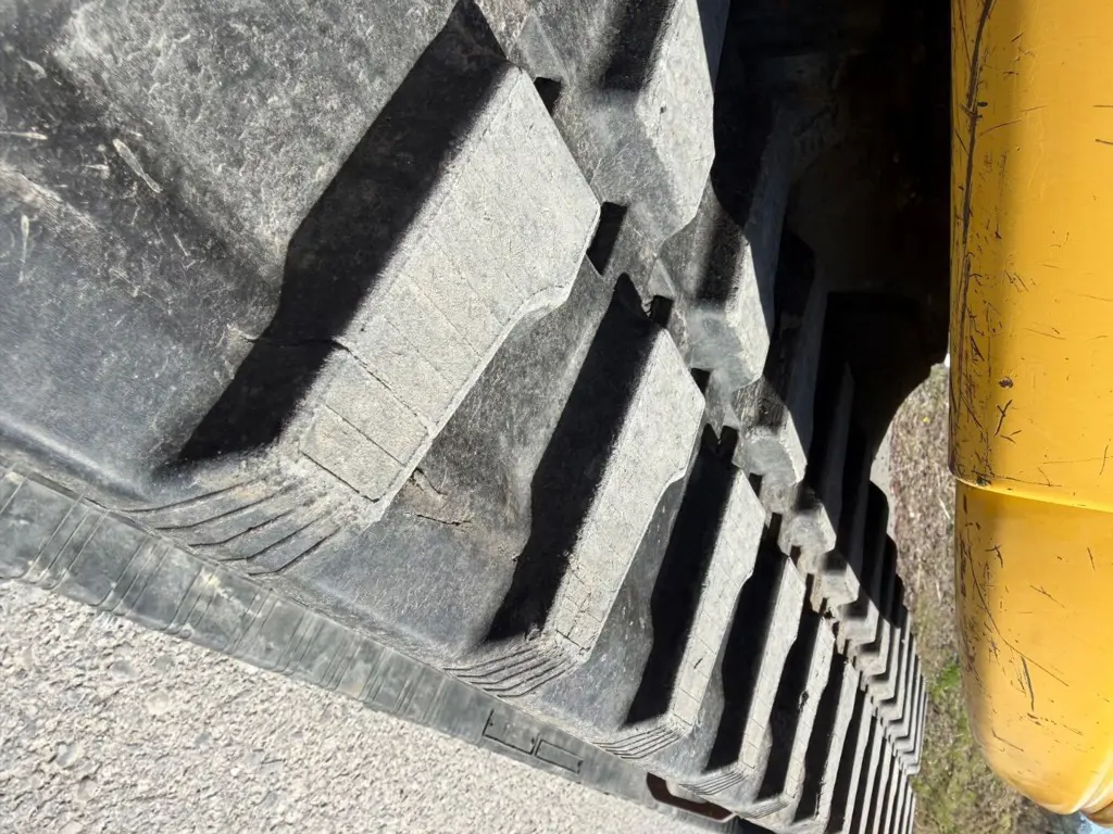 f5b69926-6717-4c2c-b4b4-b3f175f735ce-komatsu-35tonnen-bagger (6).jpg