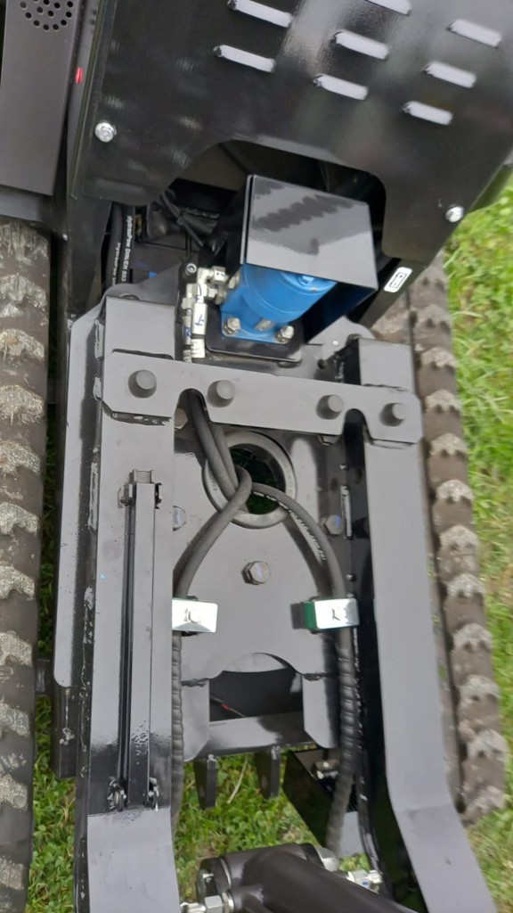 a09d16a2-af37-47dc-8f47-e3083513f3cf-WhatsApp Image 2025-08-28 at 10.37.14 (1).jpg