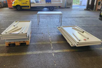 Bürotisch in verschiedenen Grössen
