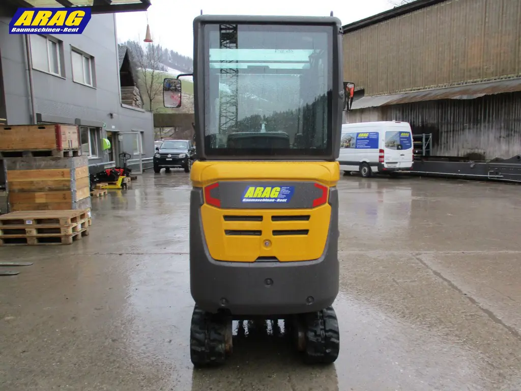 c2a2b69c-462d-45e6-b22a-e9fc6f6a9a9b-volvo EC18C_000000283_02.jpg