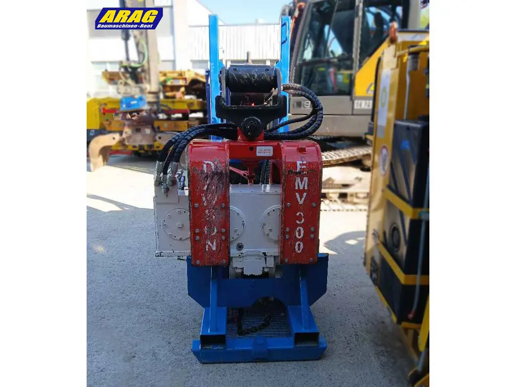 008601fa-e2b6-40ed-aa72-a5c149802c15-dawson_EMV300_ARAG5294_03.jpg