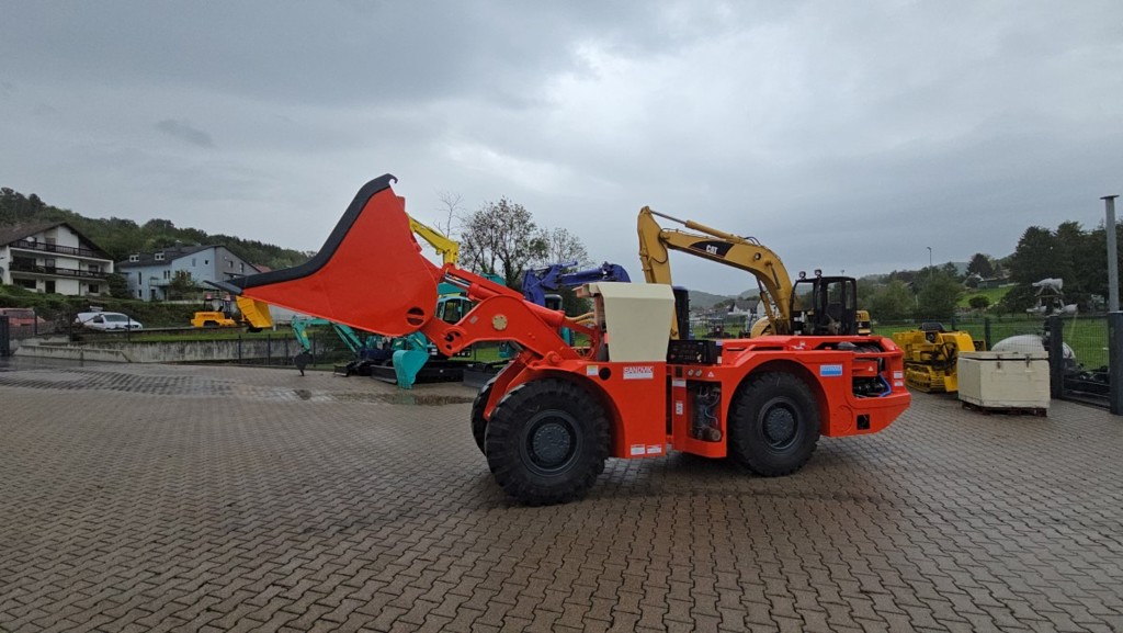 d337abee-b156-48b7-ad44-6eda396de376-SANDVIK LH 203.jpg