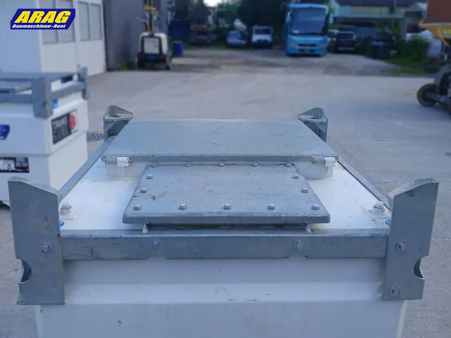 57c1511c-97f9-4572-bb14-380a79937e81-western tcg10_ARAG5075_03.jpg