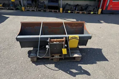 YANMAR Schwenklöffel 1800 mm