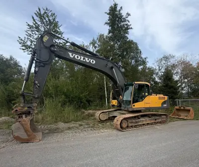 Volvo 32Tonnen Bagger