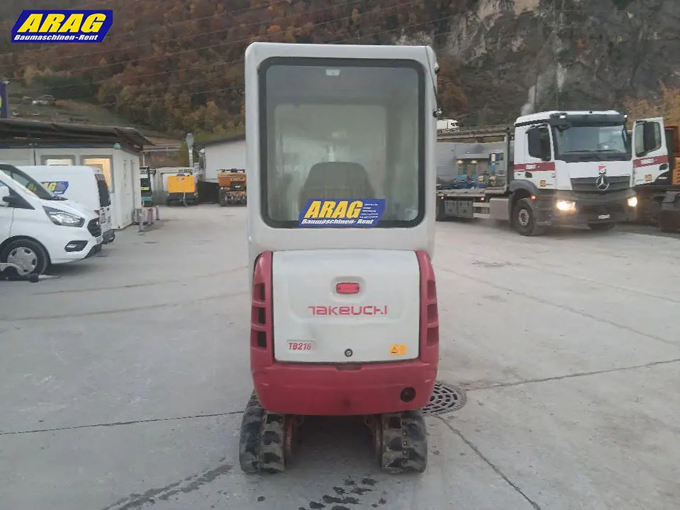 578c899a-444d-4a82-8c92-2352cd1a1122-takeuchi TB216_0000000296_003.jpg