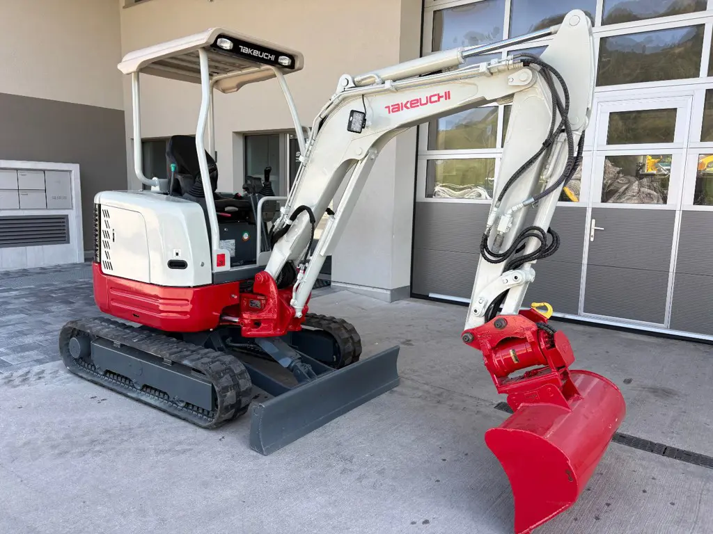 eb39cc0d-0e18-46cc-a345-9fb718ad7205-Takeuchi TB23R (1).jpg