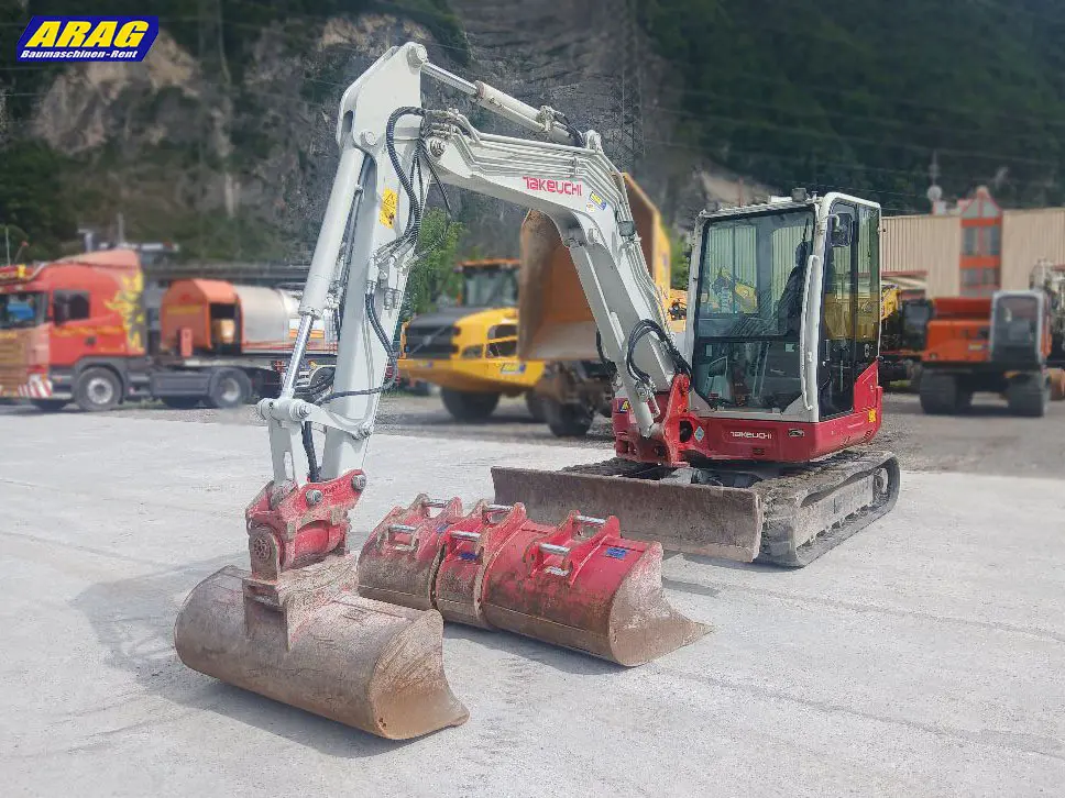 1875f30c-6fb9-454c-8042-ecd8e9bc0681-takeuchi TB260_0000004108_09.jpg