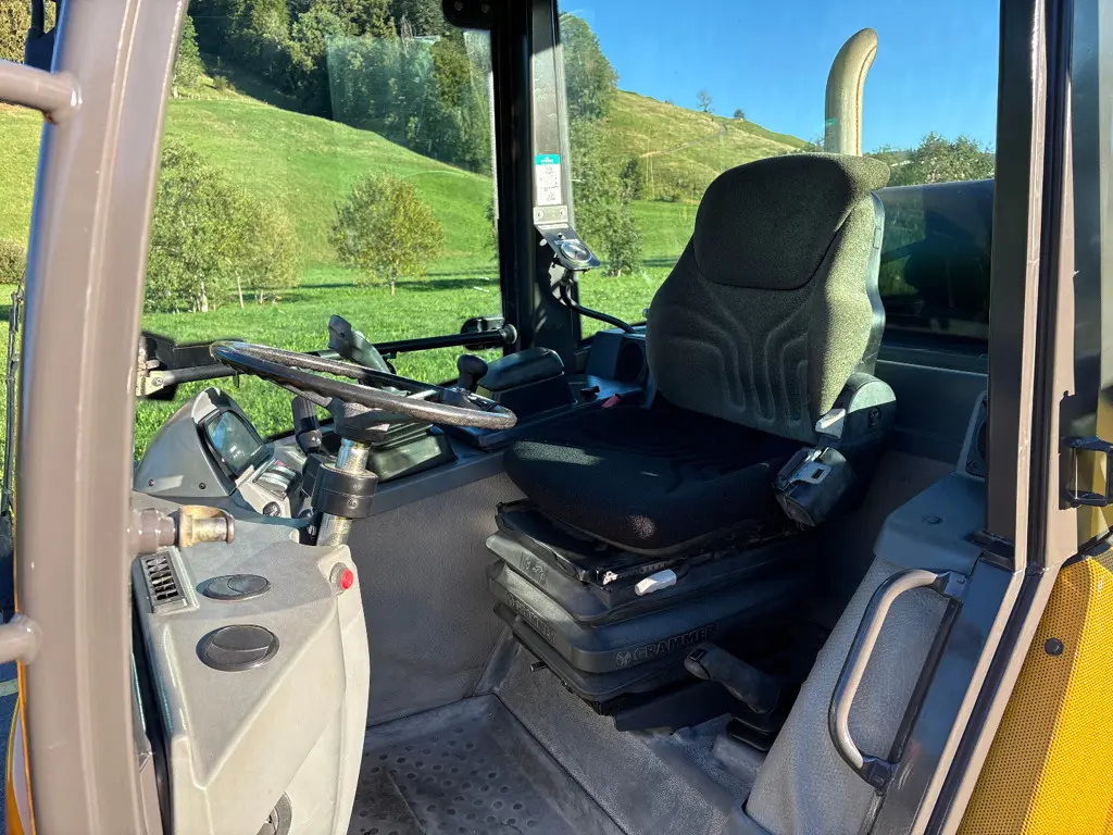 dfb4e1eb-dda7-4613-be95-e8e81cd016a9-Volvo L25B (8).jpg