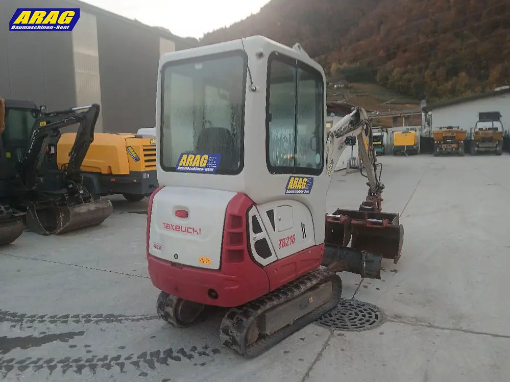 ad642b4b-9072-418f-afd5-29b79b532c52-takeuchi TB216_0000000296_004.jpg
