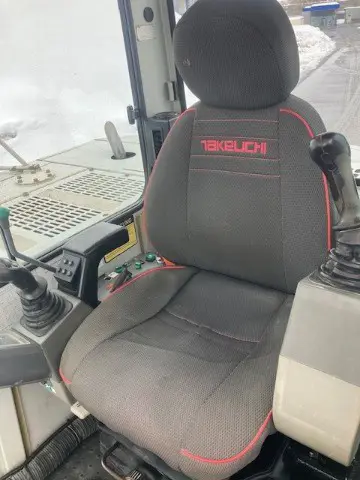 5fa1ff62-7fbf-4f5a-9283-f7805ec365b5-Takeuchi TB175_03.jpg