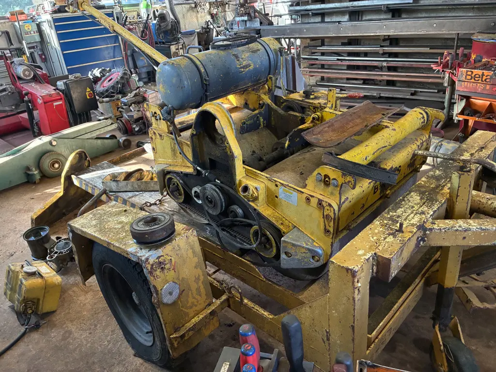 13dd8fad-8e6f-4a83-b6ca-3ad6a8bef249-Bomag 2.jpg