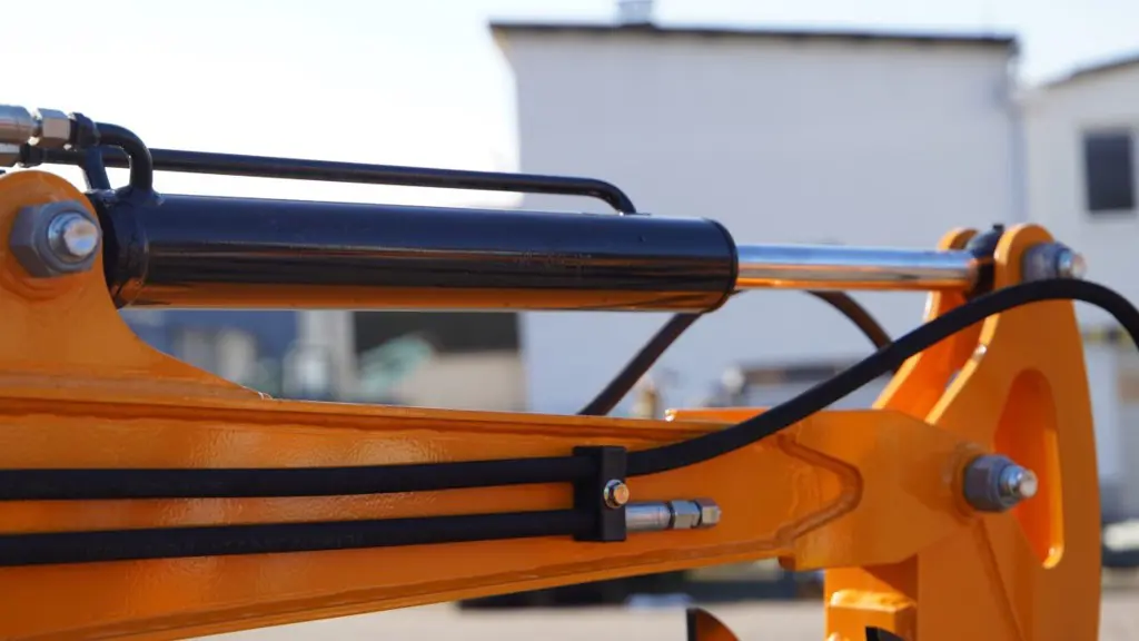 d39bb1f8-5b09-420a-89e9-b5cdec89ac9d-excavator hydraulics.jpg