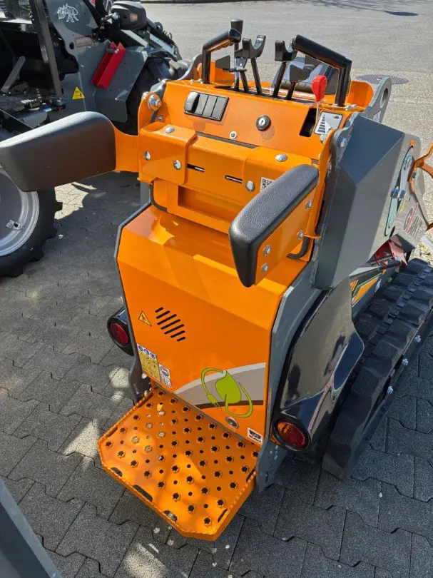 56f884f3-bcf5-4113-849a-fa83e9a50690-Leiserag-Giant-GS950TE 3.jpg