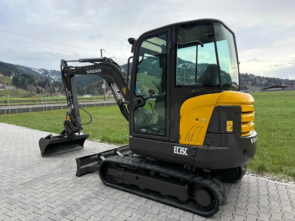 7ee63199-eb4b-405e-a3e6-d47b3a82a79a-Volvo EC35C (4).jpg