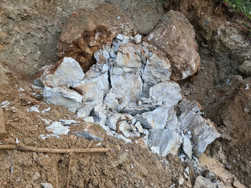 3614733e-c97e-4594-9896-8beed6828288-Sprengarbeiten (9).png