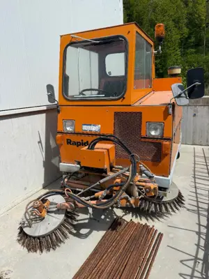 Rapid R12 Kehrmaschine