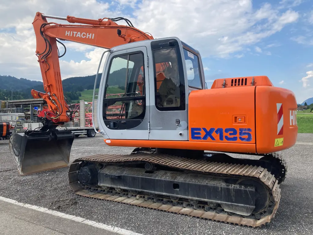bb0b5156-8724-4dc3-9cf4-2a1a15ba887a-Hitachi EX 135 (3).jpg