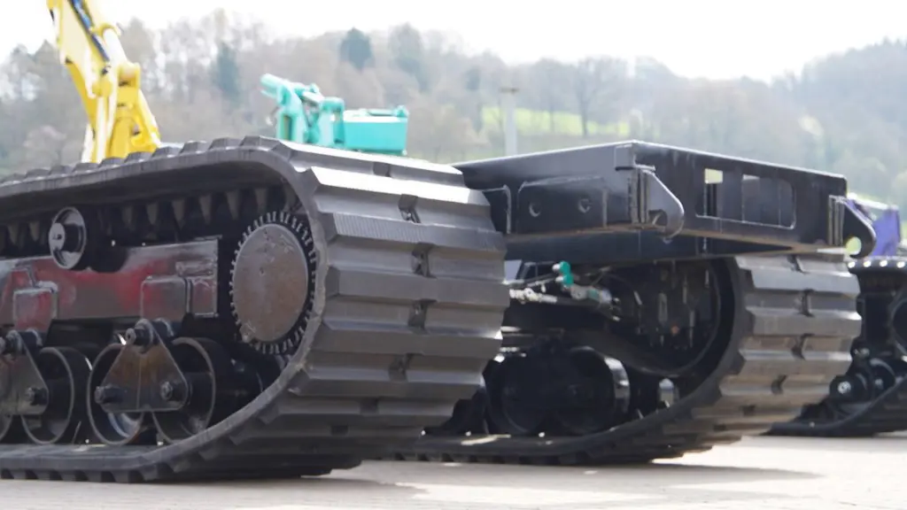 c940b569-27d0-4954-9799-5c739b410d1a-tracked chassis.jpg