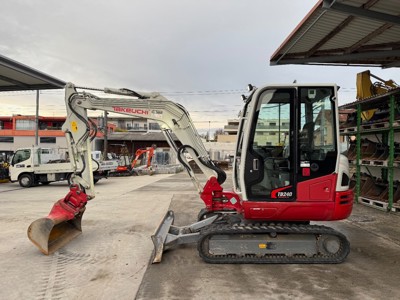 Bagger Takeuchi TB 240