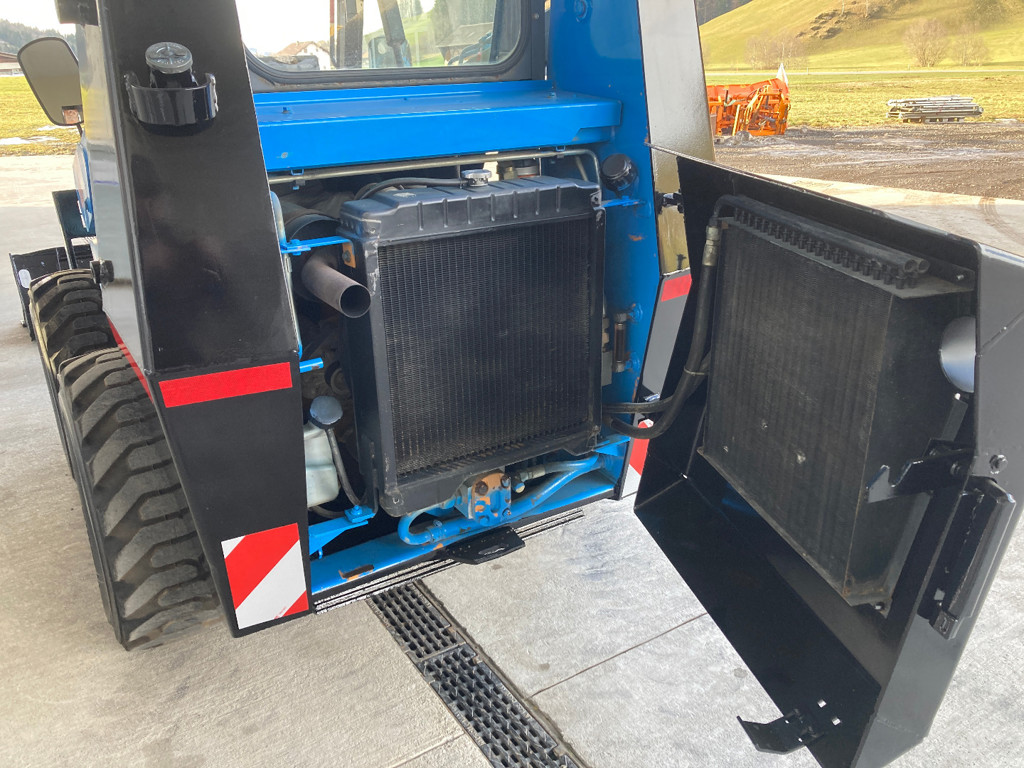 62e5b21e-09e2-414f-accb-190620dbb7cf-Case Kompaktlader (7).jpg