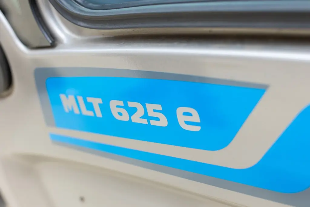 785506dd-47ae-46ad-ac75-56506917fcd4-detail_agriculture_telehandler_mlt_625_e_manitou_005.jpg