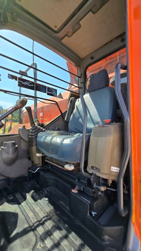 100c2ec8-8b0d-4d4c-af79-1e46627181a8-Morooka Kabine.jpg