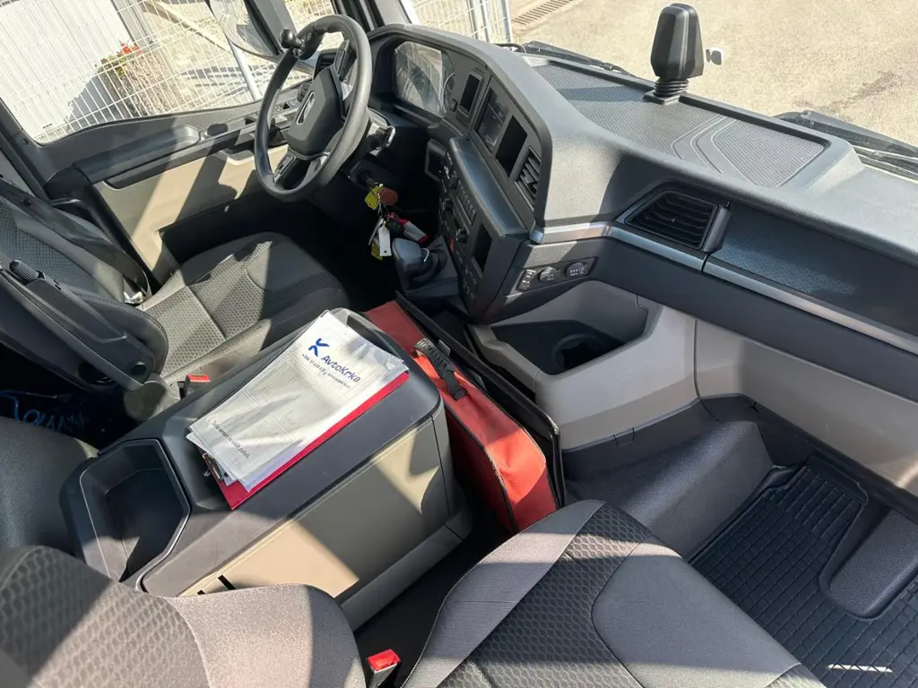 86f54167-1a8b-4ef2-bdb4-b0d7d05a1ebc-WhatsApp Image 2026-03-10 at 16.44.43 (8).jpg